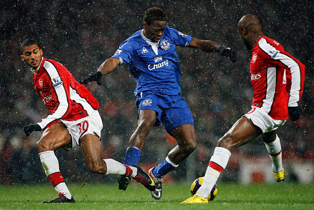 临经济困境 临经济困境